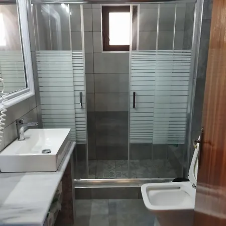 Pablo's Seaside Ágios Matthaíos