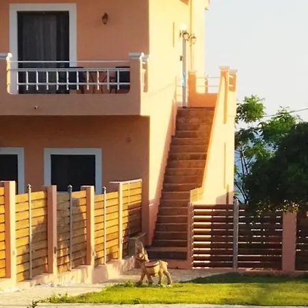 Pablo's Seaside Ágios Matthaíos